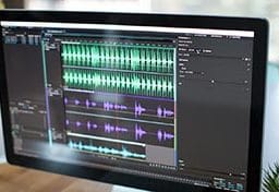 b&aacute;n bản quyền audition