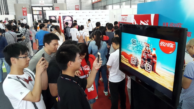 coca-cola-uses-animation-qr-code