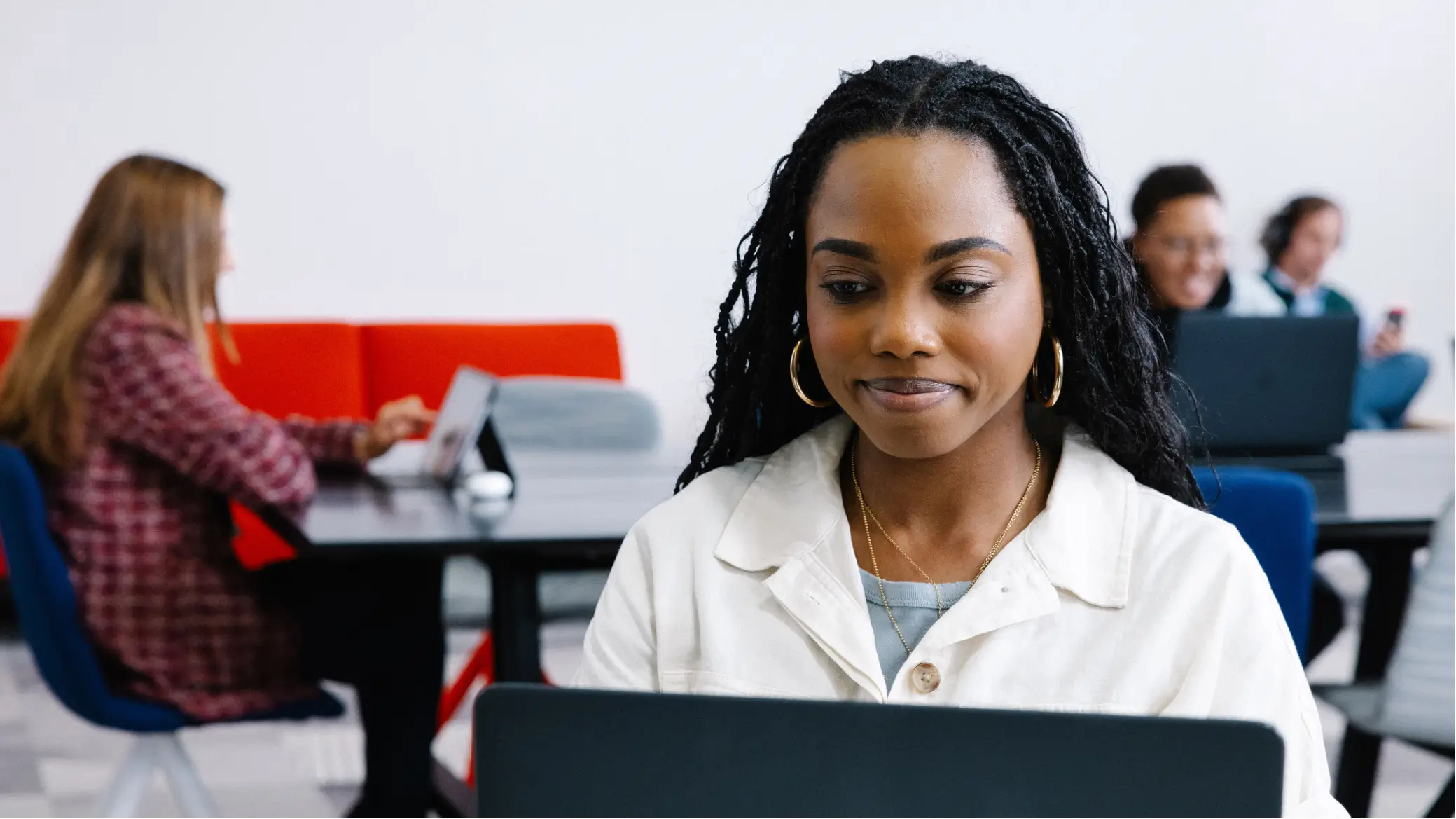 Universal Young Woman Co Working Photo 2079x1169